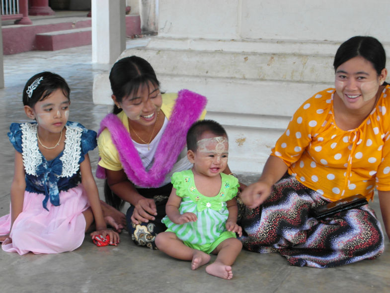 Happy colours of Bagan