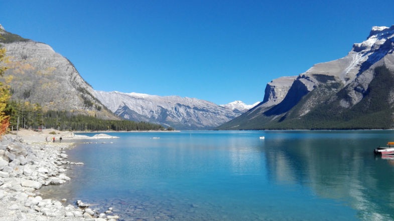 Peace and quied will find in this beautiful spot on Lake Minnewanka.