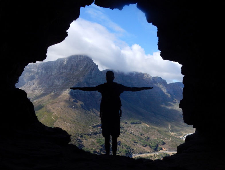 Uitzicht op de Tafelberg vanuit Wally's Cave