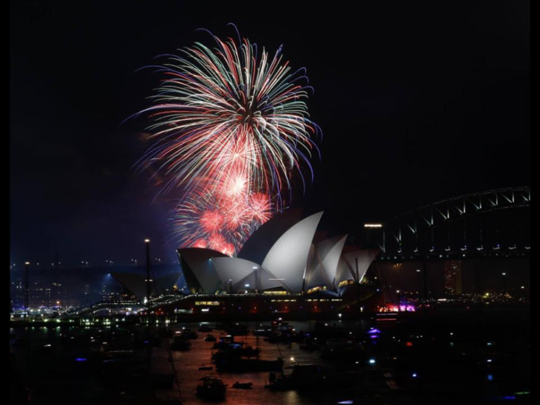 De jaarlijkse prachtige vuurwerkshow in Sydney