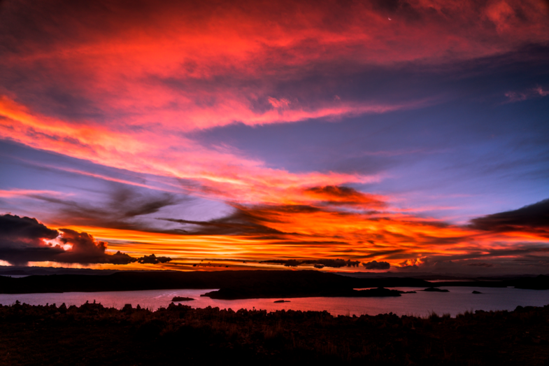 Zonsondergang op het Titicacameer