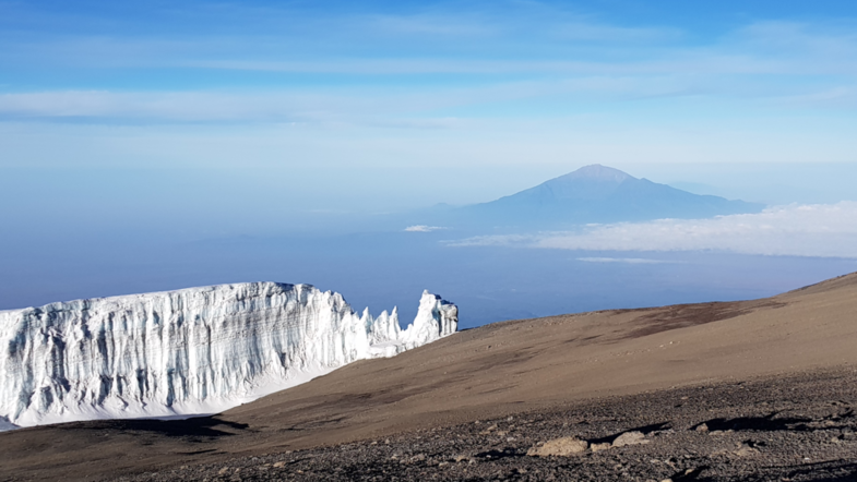 De laatste gletsjers van Mt. Kilimanjaro.