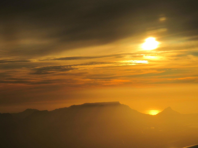 Zonsondergang bij de tafelberg