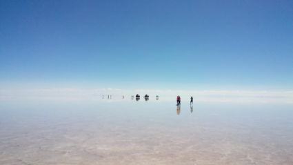 De ondergeregende Boliviaanse zoutvlakte op een hoogte van 3700 meter!