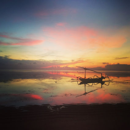 Fijn wakker worden met deze betoverende zonsopkomst op Bali