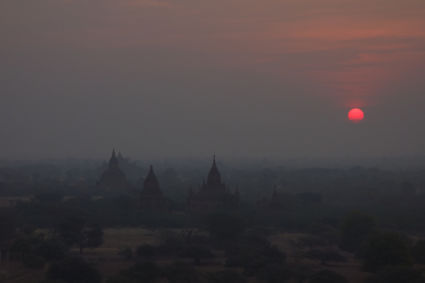 Zonsondergang in het betoverende Bagan