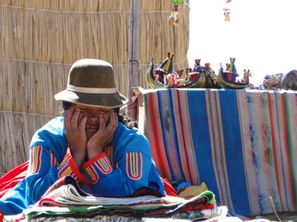 Titicaca meer, Isla de los Uros. Kijken, kijken niet kopen.......