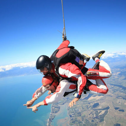 1,2,3 skydiveeeee