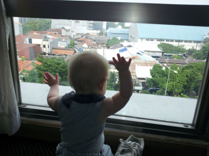 Jakarta by night avontuurlijk met baby