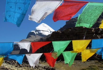 Mount Kailash achter gebedsvlaggetjes