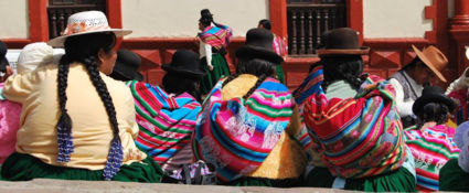 Marktdag plaza de armas in Puno