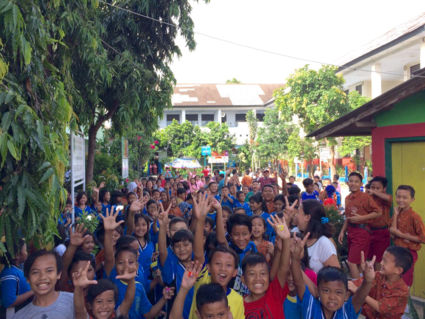 Kleurrijke kinderen op hun school in Jakarta