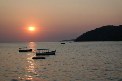 Prachtige zonsondergang bij Lake Malawi!