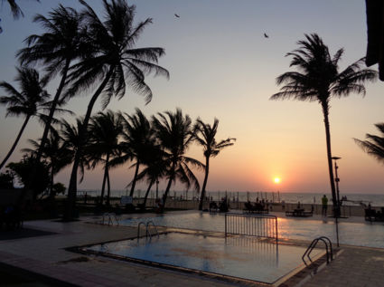 2017 Genieten van de zonsondergang vanaf het hotelterras in Negombo, Srilanka