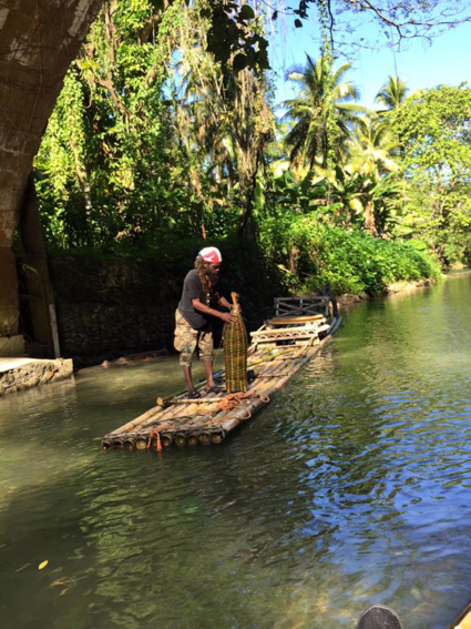 Een visser aan het werk op een zomerse dag in Jamaica!