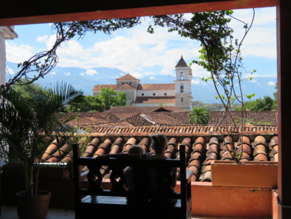 De historie en natuur van het pitoreske Santa Fe de Antioquia overzien